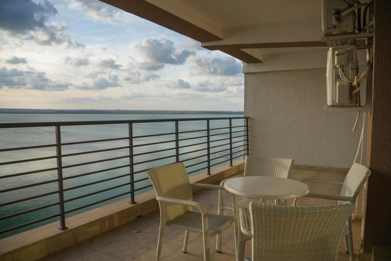 Lake Boutique Apartments & Rooms Mamaia Bagian luar foto