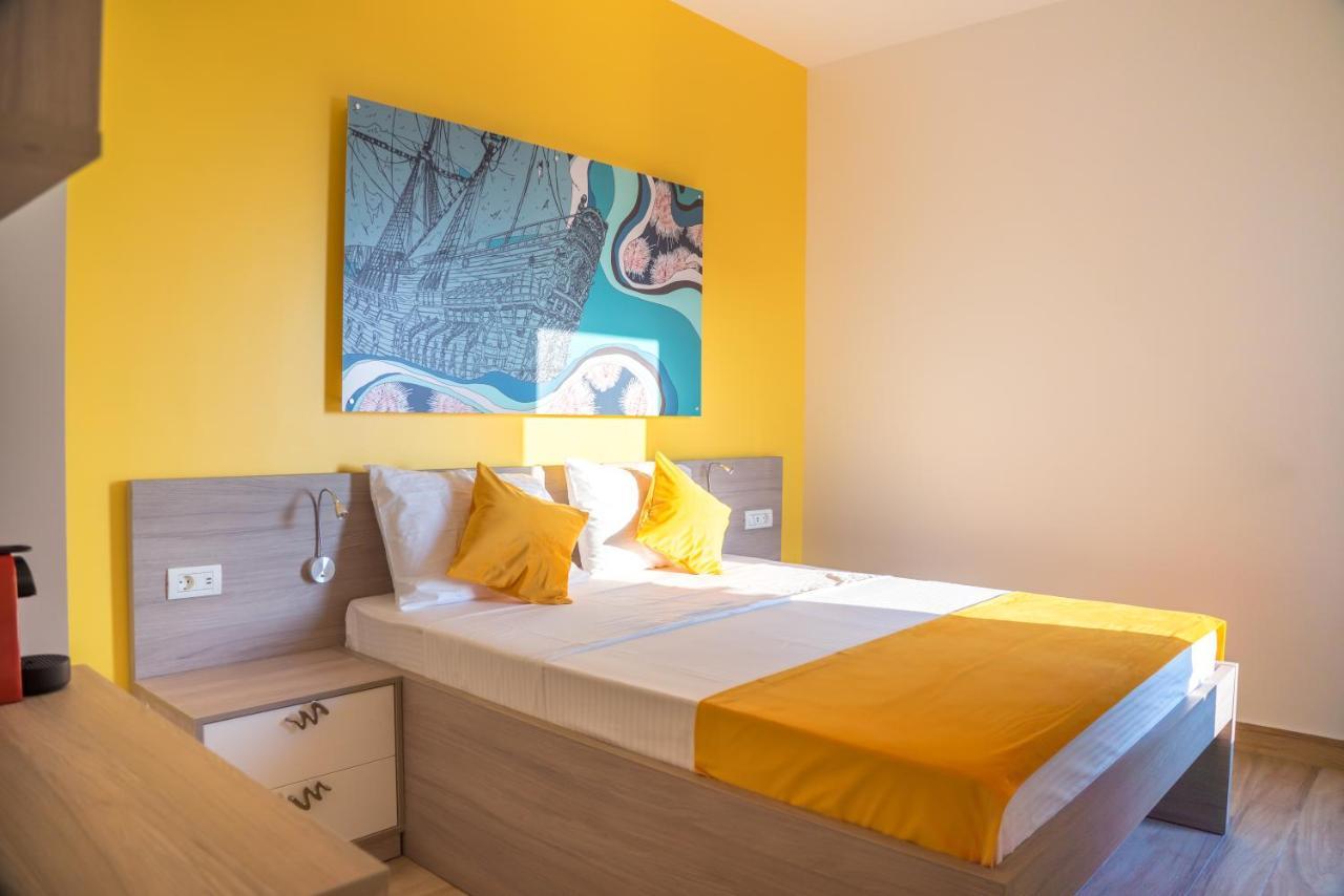 Lake Boutique Apartments & Rooms Mamaia Bagian luar foto