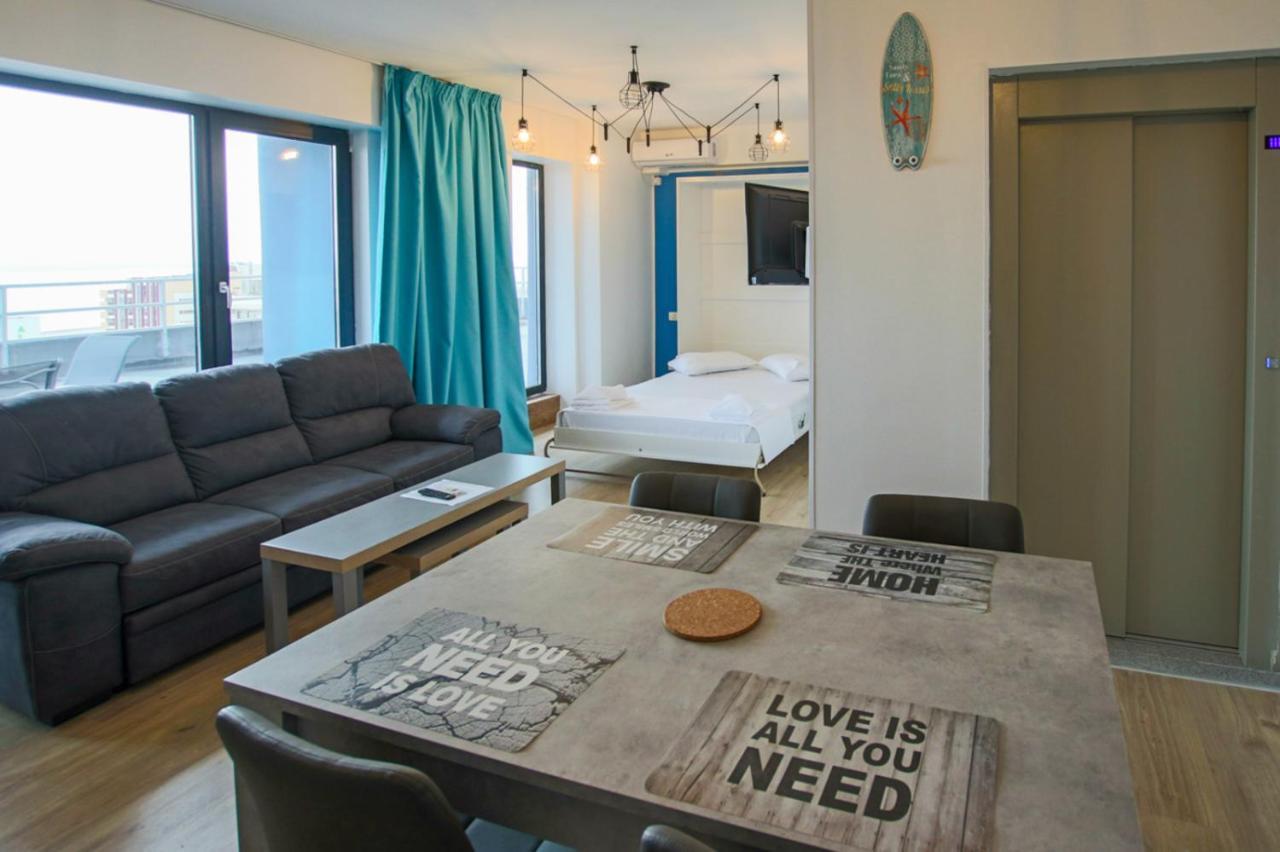 Lake Boutique Apartments & Rooms Mamaia Bagian luar foto