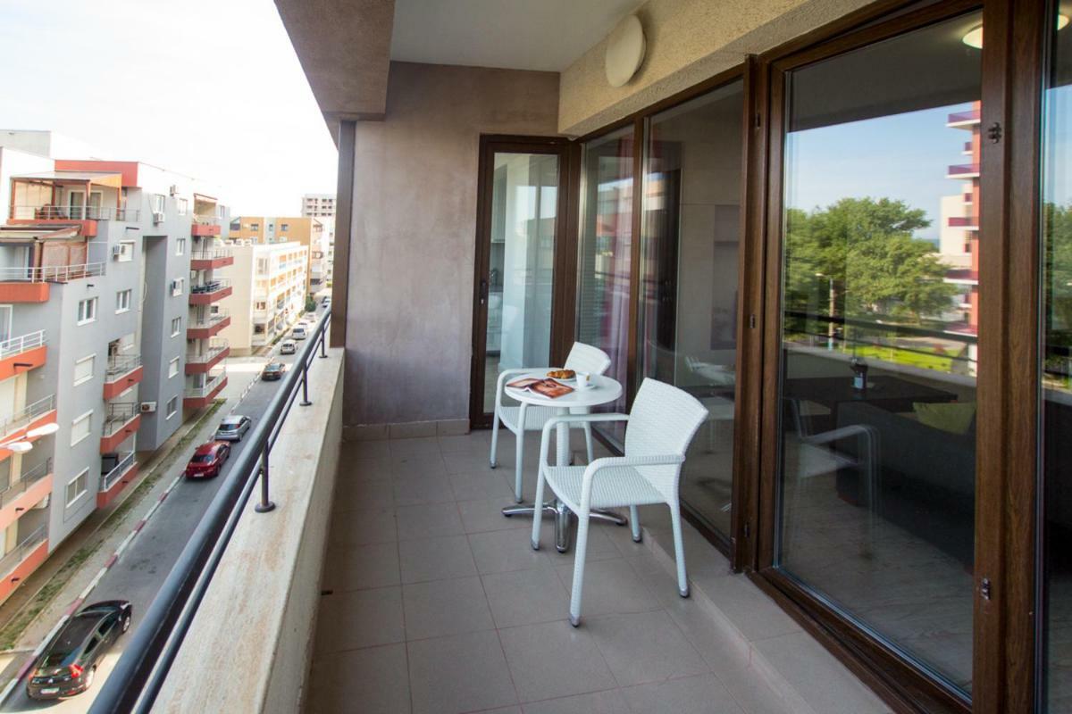 Lake Boutique Apartments & Rooms Mamaia Bagian luar foto